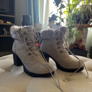Womens Bearpaw Marlowe Lined Booties Size 9